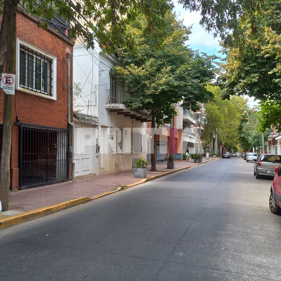 Departamento en venta de dos ambientes en San Fernando. Impecable y super luminoso. Con balcon , parrilla y cochera cubierta.