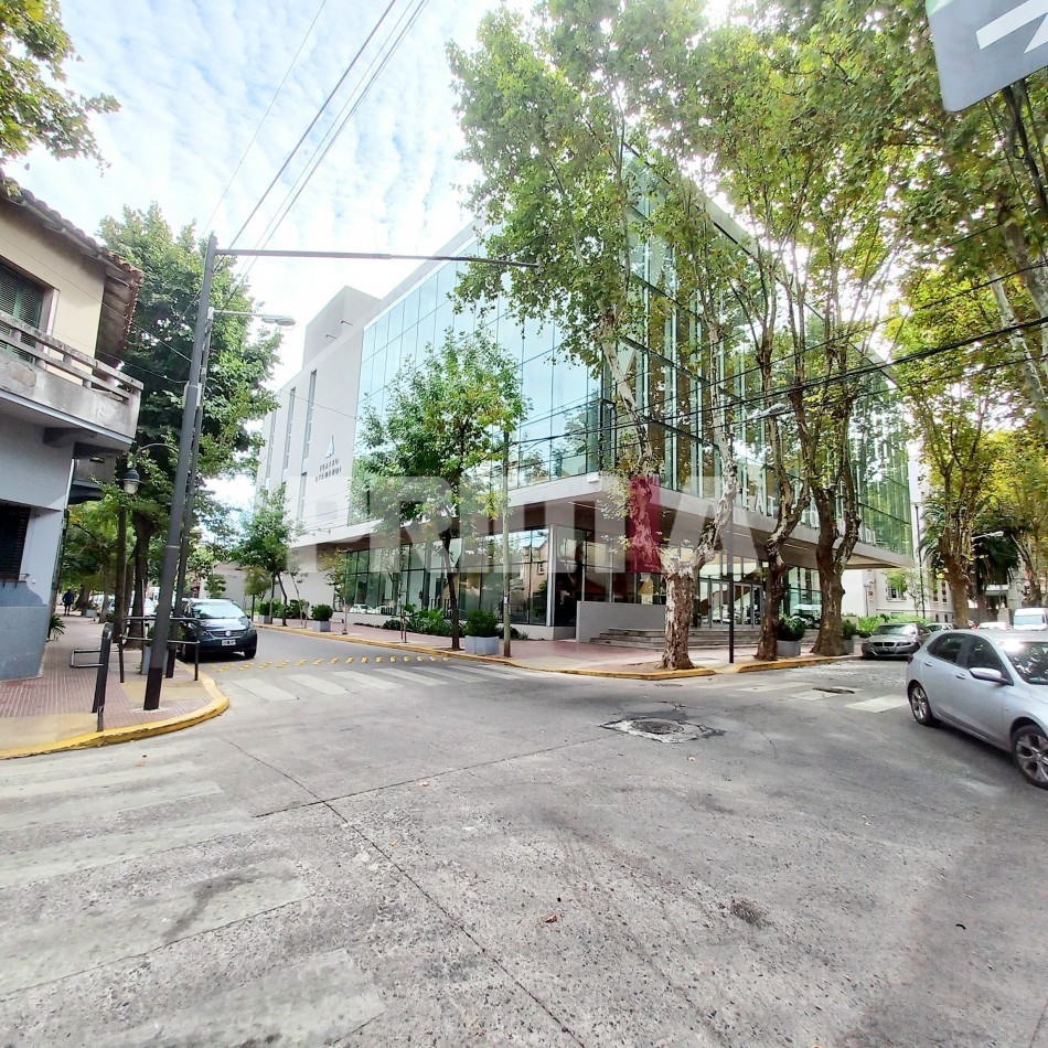 Departamento en venta de dos ambientes en San Fernando. Impecable y super luminoso. Con balcon , parrilla y cochera cubierta.