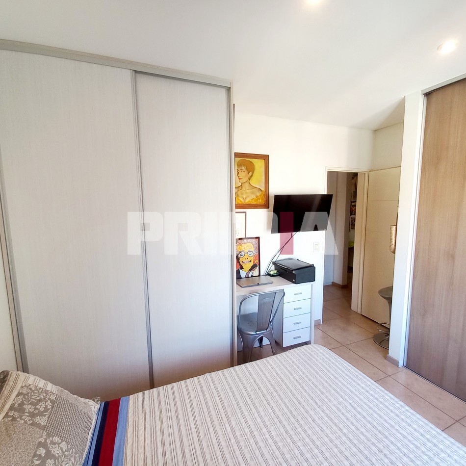 Departamento en venta de dos ambientes en San Fernando. Impecable y super luminoso. Con balcon , parrilla y cochera cubierta.