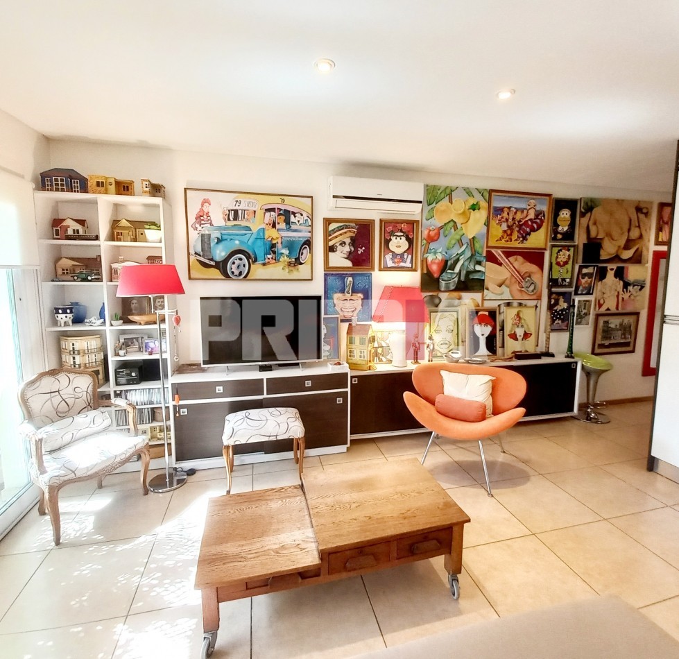 Departamento en venta de dos ambientes en San Fernando. Impecable y super luminoso. Con balcon , parrilla y cochera cubierta.