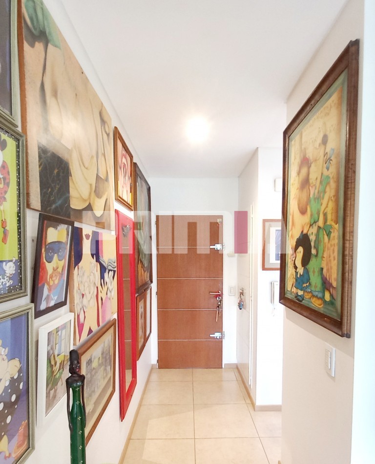 Departamento en venta de dos ambientes en San Fernando. Impecable y super luminoso. Con balcon , parrilla y cochera cubierta.