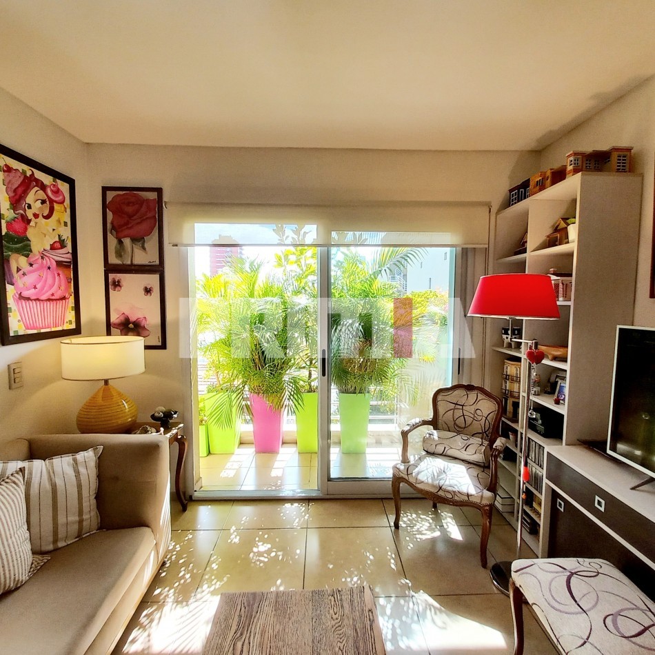 Departamento en venta de dos ambientes en San Fernando. Impecable y super luminoso. Con balcon , parrilla y cochera cubierta.